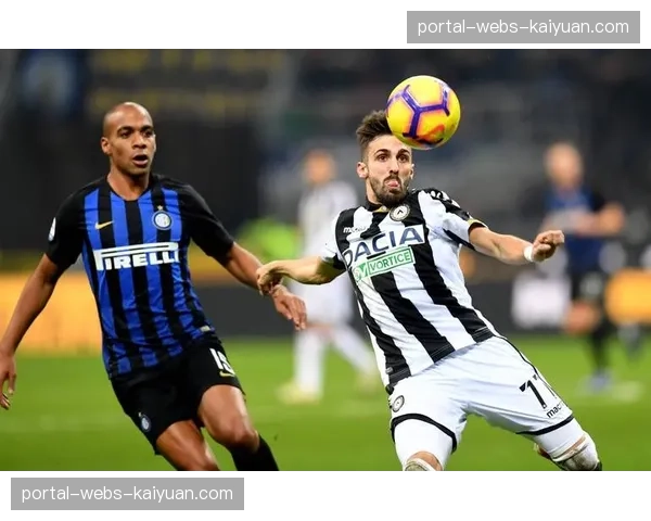 深度报道:剖析乌迪内斯五后卫防线,为何在比赛末段屡失肋部保护 深度报道:剖析乌迪内斯五后卫防线,为何在比赛末段屡失肋部保护