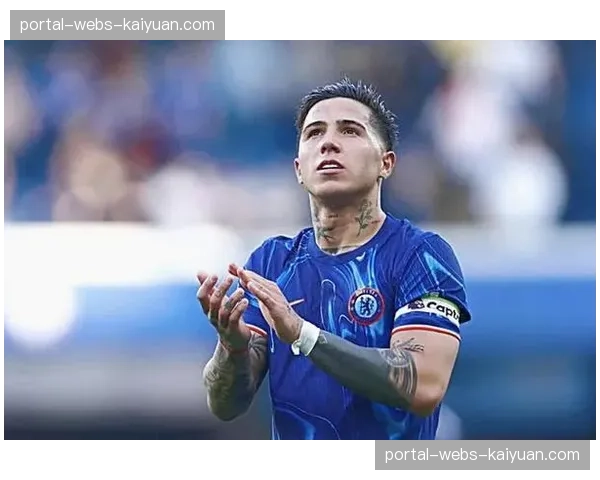 切尔西官方宣布：中场核心恩佐·费尔南德斯接受腹股沟手术，赛季提前结束